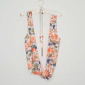 Gal Boss Floral Top with Necklace